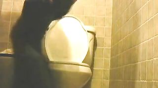 Jayne need to pee in toilet