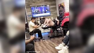 Lady spread her legs and pisses in the clinic