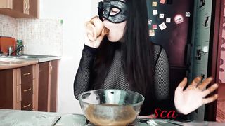 Lovely Scat babe eating her tasty shit