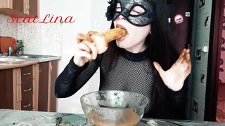 Lovely Scat babe eating her tasty shit