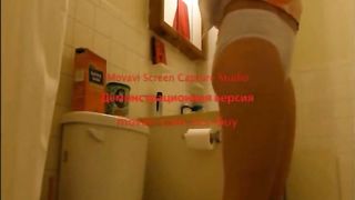 Amateur girl pooping in the toilet
