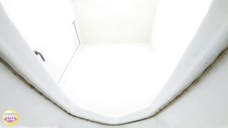 Fat ass Japanese girl takes out heavy shit