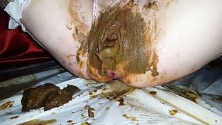 Sexy big ass chick dildo fucking her shit covered hole