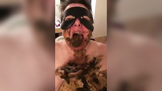 Mature babe smears fresh shit on her entire body