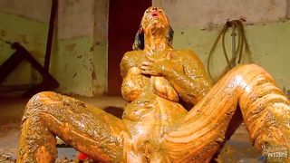 Cowshit Betty Loves Solo Smears