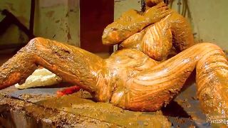 Cowshit Betty Loves Solo Smears