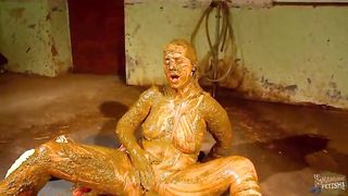 Cowshit Betty Loves Solo Smears