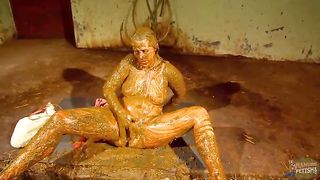 Cowshit Betty Loves Solo Smears