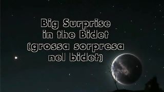 Big booty pooping in the toilet