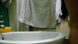 Big booty pooping in the toilet