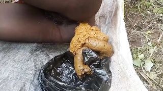 Dark chocolate babe and her caramel poop