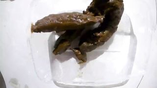 Gorgeous big ass Chinese office lady pooping