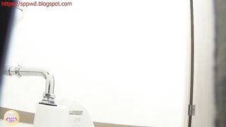 Japanese gal with thick ass and hairy pussy poop