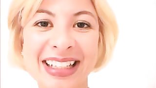 Lusty amateur lady poops for you