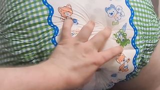 Amateur girl diaper pooping
