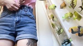 Sexy babe pooping in her sexy panty