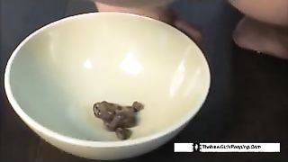 Sexy tattooed bitch pooping