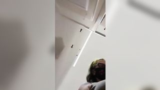 Thick booty milf wants to poop