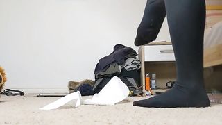 Curvy big booty lady poops