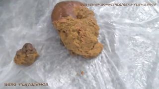 Sexy big booty babe drops soft poop
