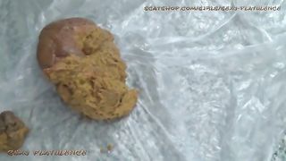 Sexy big booty babe drops soft poop