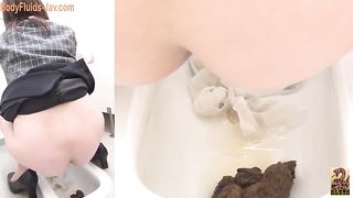 Cute Japanese brunette chick poops