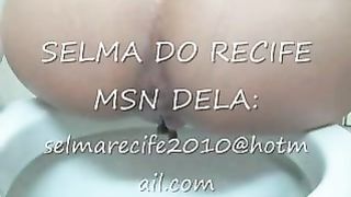 Horny amateur babe showing her poop