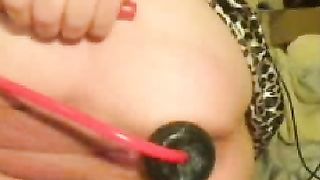 BBW lady fucking her fat hole while pooping