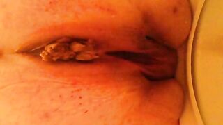 Meaty big booty lady poops