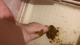 Sexy lady and her dirty messy poop