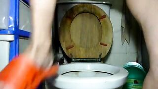 Gorgeous lady with sexy pussy pooping in the toilet