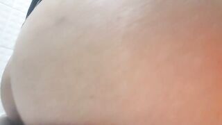 Apple booty babe poops