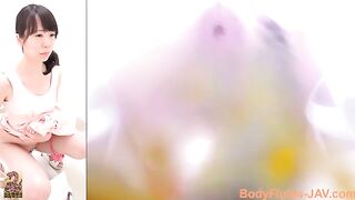 Tasty looking Japanese babe poops