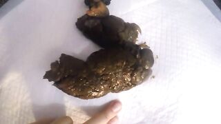 Young hot pooping ass