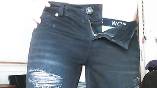 Sexy big booty lady poo closeup