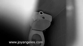 Spy cam video of pooping amateur girl