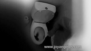 Spy cam video of pooping amateur girl