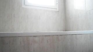 Hot cheeky ass girl pooping