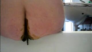 Messy dildo toying in seductive solo