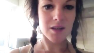Hairy pussy brunette babe pooping