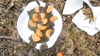 Pooping on her fresh Oranges