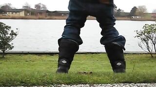 Curvy ass lady pooping in the garden