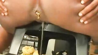 African milf pooping