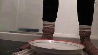 Chubby big booty pooping