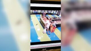 CCTV caught amateur lady pooping in the super store