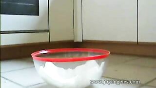 MILF pooping in the kitchen