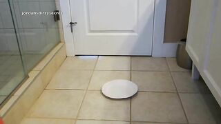 Pregnant lady masturbates while pooping