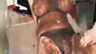 Woman eats shit and pisses in the tub