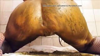 Smearing stinky shit all over her sexy booty