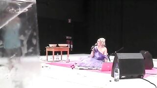 Pooping hot Cinderella babe